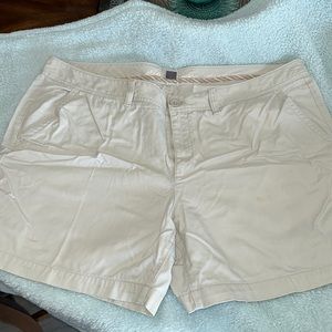KAKI SHORTS